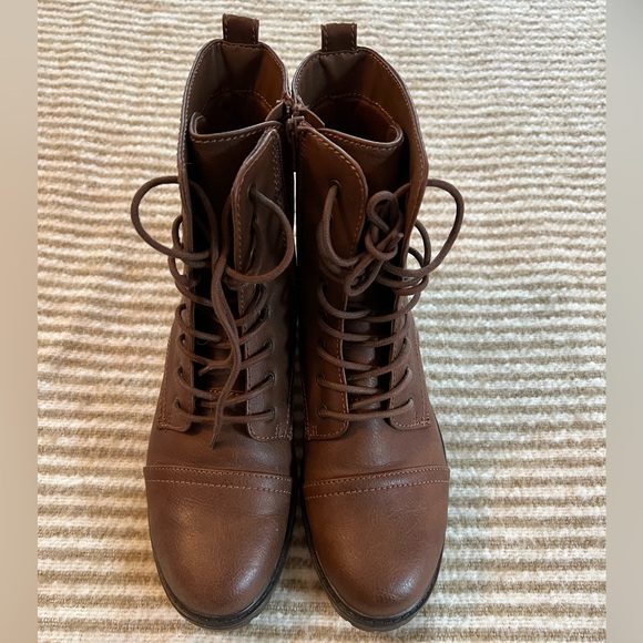 NWOT Target Boots - Size 9 - Picture 1 of 6